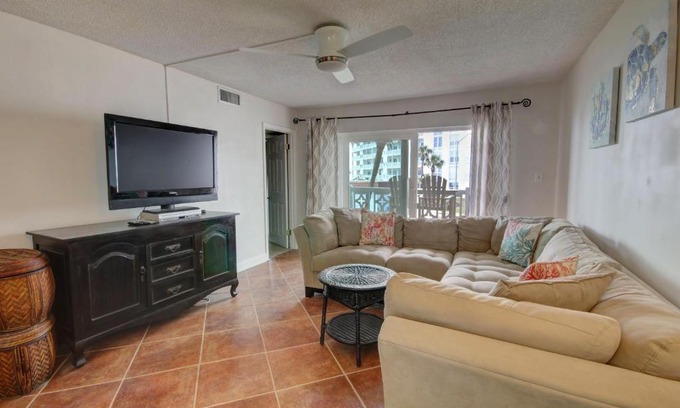 Fort Walton Beach Casa | El Matador 327 - Great views of the pool and Gulf of Mexico