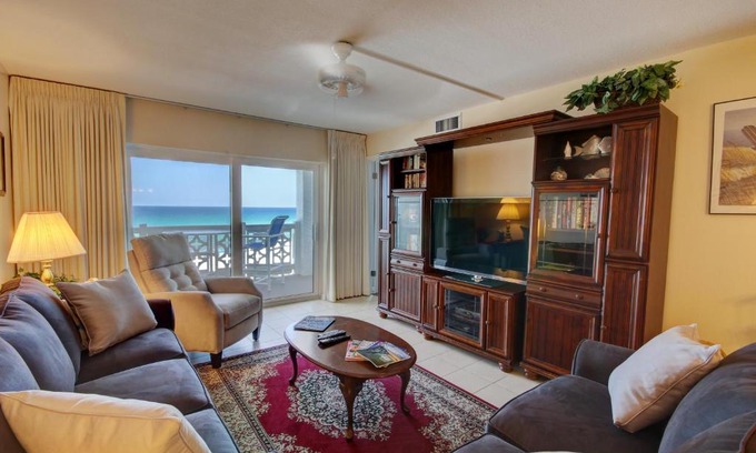 Fort Walton Beach Casa | El Matador 362 - Gulf front with beautiful views of the Gulf and pool