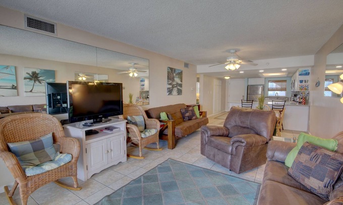 Harold Condominio | 2BR / 2BA - hermosas vistas del Golfo y piscina