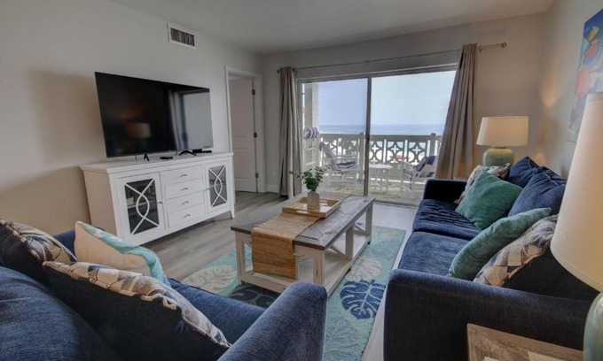 Fort Walton Beach Casa | El Matador 457 - Gulf front with beautiful views of the Gulf and pool
