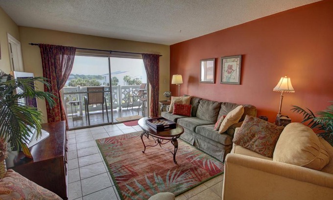 Fort Walton Beach Casa | El Matador 547 - Beautiful water views and close to all amenities of El Matador