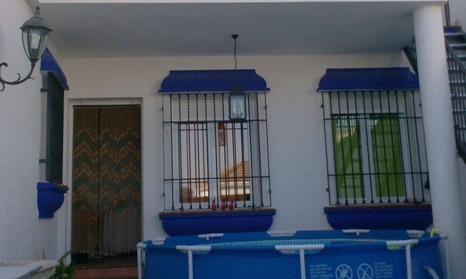 Alomartes Casa | Casa con patio, piscina, y chimenea. -El Mirador de Pablo-38 km de Granada.