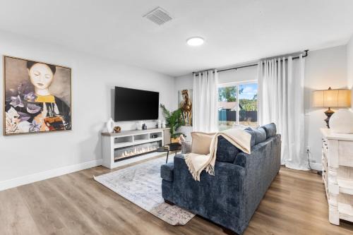 Fellowship Casa | El Monte Cottage Gem 3 bedroom Home 5 mins to WEC in Ocala