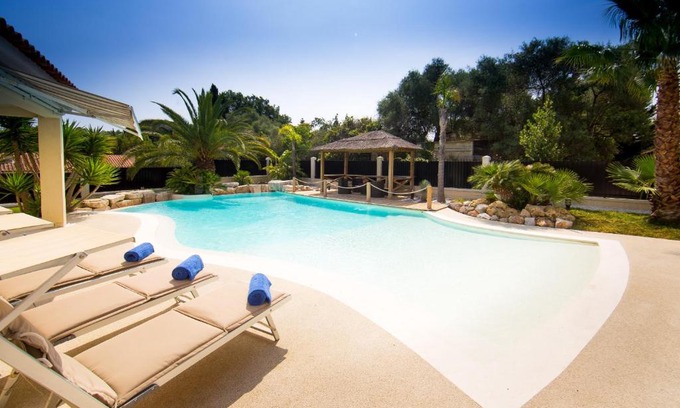 Antibes Villa | EL PARADISIO Splendid 5 STARS Villa atypical in Antibes with overflowing swiming pool