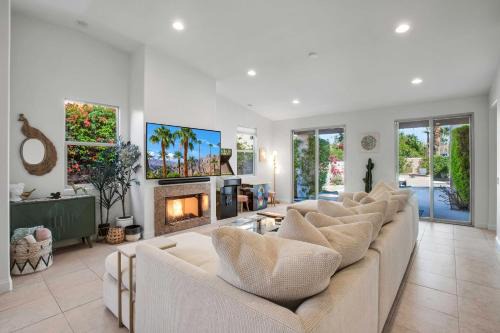 Palm Desert Casa | El Paseo Paradise 3BR Desert Oasis with pool & spa