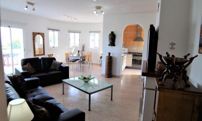 Bedar Villa | Villa El Pinar, piscina, amplias terrazas, vistas al mar, wifi, TV del Reino Unido, capacidad para 2 a 7