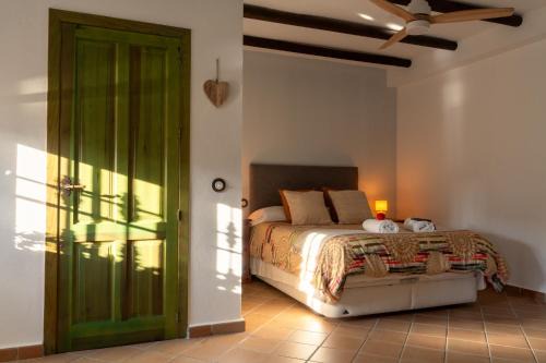 Cuevas del Becerro Casa | El Pinsapo Casa Rural