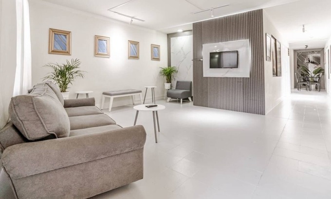 Patio Bonito Apartamento | El Poblado 4 Bed 3 Bath with Terrace