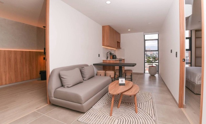 San Diego Apartamento | El Poblado Designer Flat - Jacuzzi + Work Desk