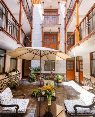 Centro histórico Hotel | El Portal De San Lázaro