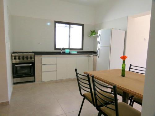 Centro de la ciudad de Mendoza Casa | El Prat, Casa 6ta Sección