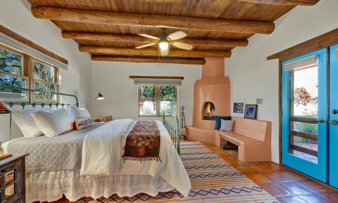 Driftwood Casa | El Ranchito on 5.78 Acres