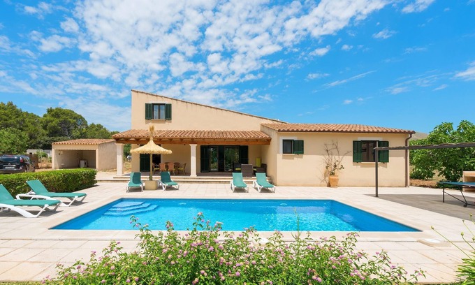 Pollensa Chalet De Esquí | El reconet de n'Aina ** Villa tranquila muy cerca de todos los sitios. Wifi, AACC, estacionamiento