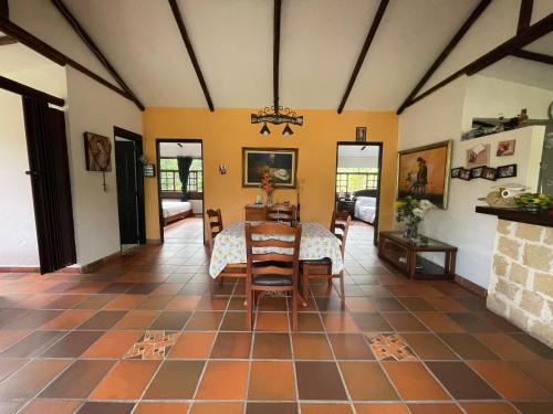 Restrepo Casa | El Rincón de Carmentea, Casa de Campo para familias y amigos