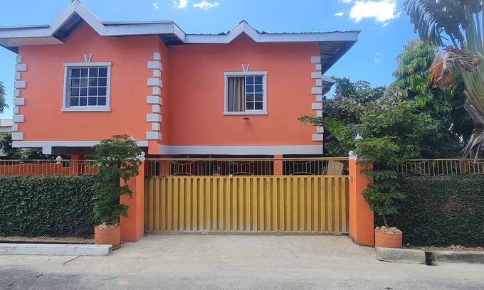 Tunapuna Apartamento | El Rincón- Hermosa Vista, a spacious studio apt. which caters to your every need