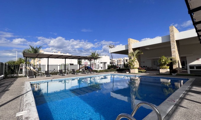 Las Jarretaderas Casa | EL ROBLE HOUSE, 10 MINUTES TO THE BEACH, 3 BEDROOMS, POOL AND AIR CONDITIONED