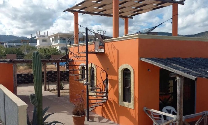 El Sargento Casa | El Sargento Casa privada cerca de la playa. Wi-Fi gratis, TV de pantalla plana!
