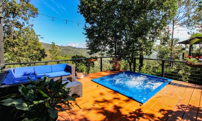 Jarabacoa Chalet De Esquí | El Sueño Chalet, Quintas del Bosque, Jarabacoa! Stunning Mountain Views!