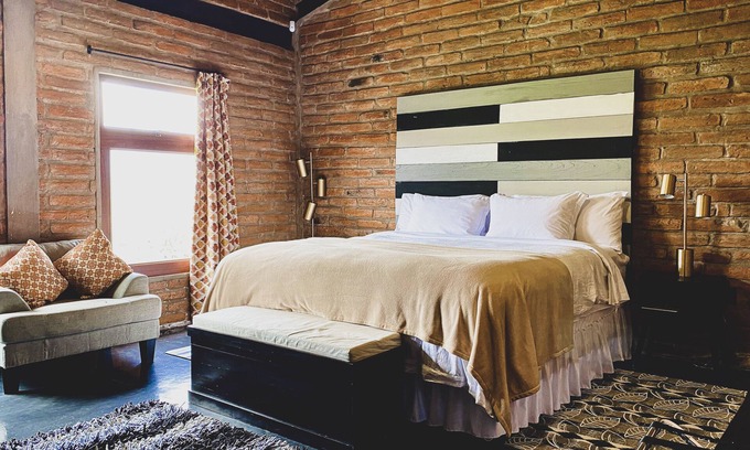 Parroquia Alpachaca Casa | El Trapiche Luxury Villa