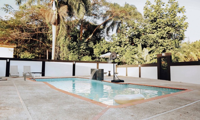 Zarzal Casa | El Yunque Golden Villa house with WiFi, AC in lovely Río Grande