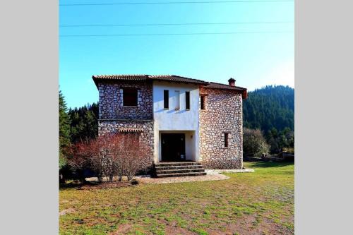 Vlacherna Chalet De Esquí | Elati Hills