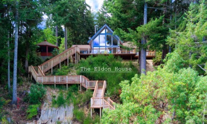Eldon Casa | Eldon House waterfront home with firepit, full kitchen, hot tub, & washer/dryer