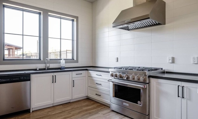Folsom Casa | Elegance 3Bd rental with luxury clubhouse access