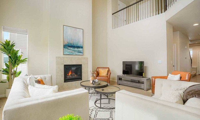 Longmont Casa | Elegance on Linda Pl