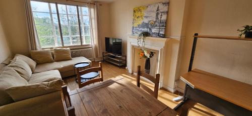 Brondesbury Park Apartamento | Elegant 1-Bed Flat, Sleeps 5, London NW6 - 5 mins to Jubilee, Bakerloo & Overground Lines