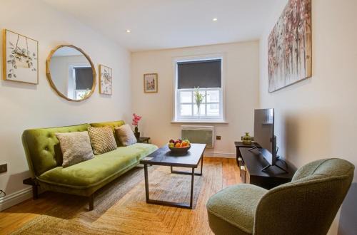 Brentwood Apartamento | Elegant 1 Bedroom Flat