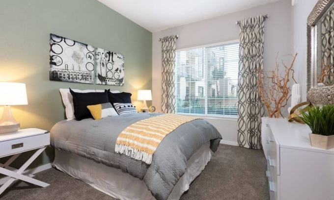 Downtown Condominio | Elegant 1BR at 300 Railway w Pool, Gym & BBQ Area