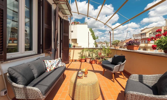 Quartiere Coppede Apartamento | Elegant 2-Bed, Terraces Charming Coppedè District