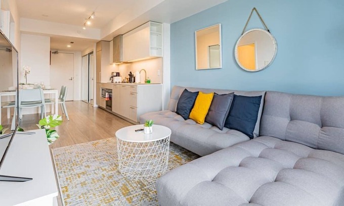 King West Village Condominio | Elegant 2BD Condo with Balcony, Lake & City View
