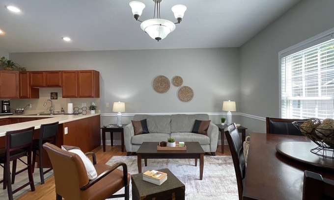 Johnson City Casa | Elegant 2BR | Modern Amenities & Convenient Flair