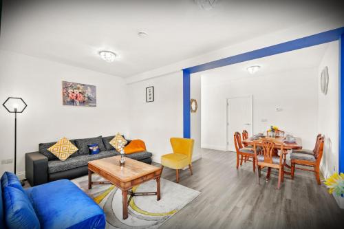 Turkey Street Apartamento | Elegant 3-bed apartment with FREE onsite PARKING in Enfield - Out door Patio - Big savings on Longer Stays