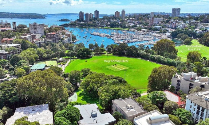 Woollahra Casa | Elegant 3-Bed Woollahra Terrace with Sunlit Garden