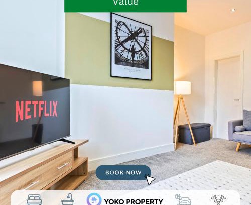 Ashton in Makerfield Casa | Elegant 3 Bedroom 2 Bathroom House - Sleeps up to 7 - Free Parking, Fast Wifi and Smart TV - Perfect for Contractors and Groups - by Yoko Property