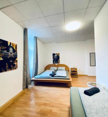 Liesing Apartamento | Elegant 3-Bedroom Retreat Convenient City Access