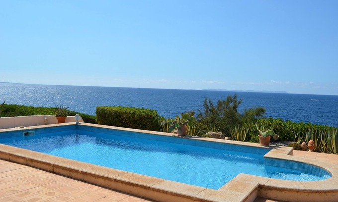 Vallgornera Villa | Elegante villa de 3 dormitorios en la figura 1. Línea de mar con unas vistas impresionantes