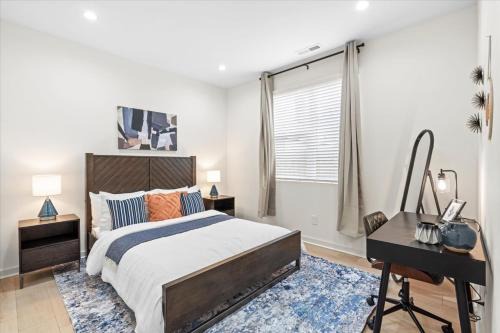 Charlotte Apartamento | Elegant 3BR3.5BA Modern Charlotte Townhouse