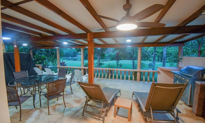 El Farallon del Chiru Casa | Elegant 4-Bedroom Peaceful Retreat