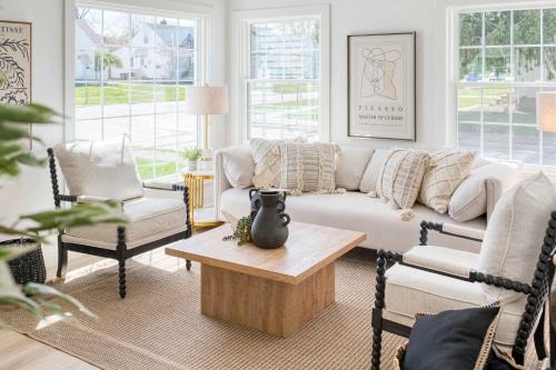 Parma Casa | Elegant 4BR Deck & Office