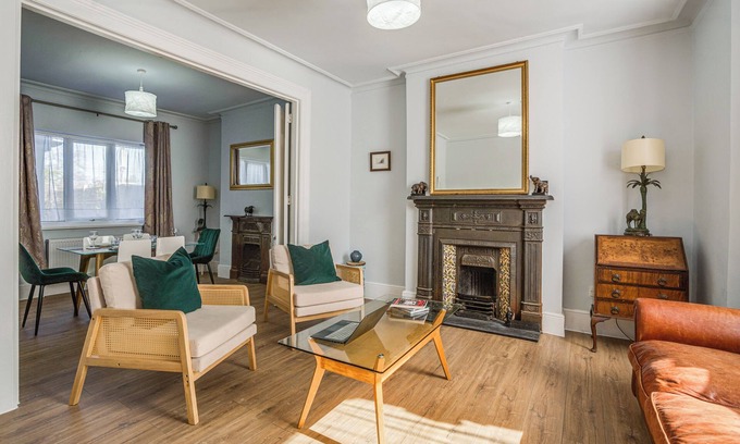 Newham Casa | Encantadora Casa Victoriana de 4 Dormitorios en el Este de Londres