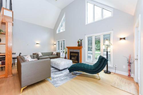 Caledon Casa | Elegant 6 Bedroom Modern Retreat in Caledon