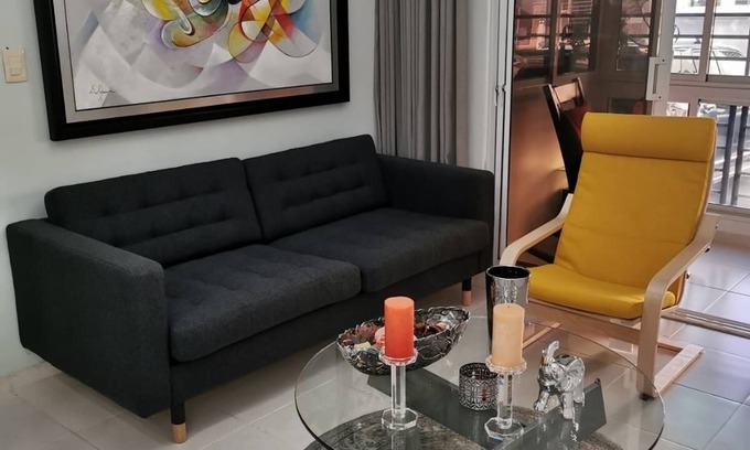 Santo Domingo Oeste Apartamento | Elegante y seguro en Altos de Alameda, Santo Domingo Oeste, A/C, Netflix, wifi.