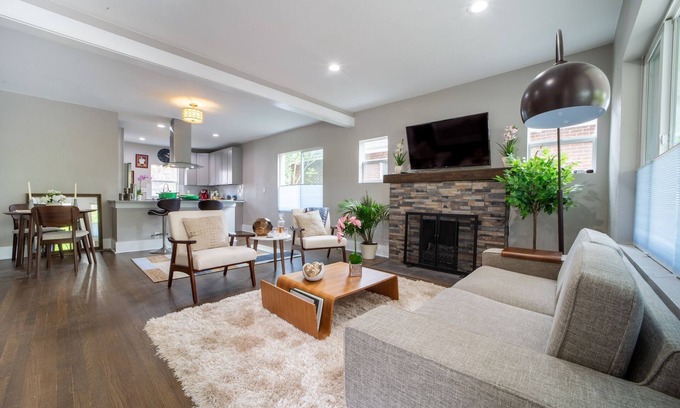 Cole Casa | Elegante y brillante casa 4BR cerca de DTWN y RiNo