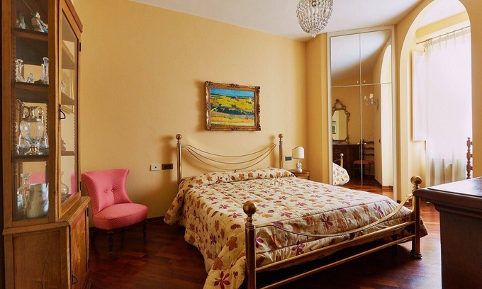 Isolotto Apartamento | Apartamento elegante y luminoso con parking privado