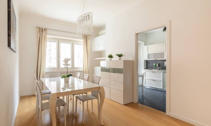 Monte Sacro Apartamento | Elegant and Bright Apartment with Metro Nearby