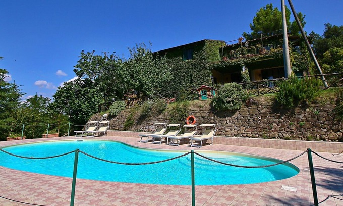 Torgiano Otro | Elegante Apartamento en Torgiano con Jardín