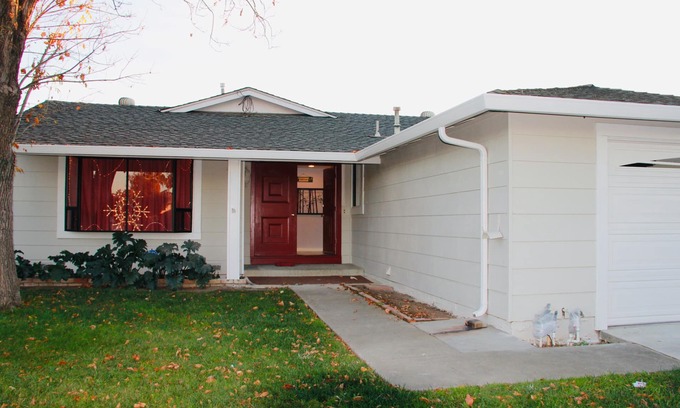 Evergreen Casa | Elegante y acogedor 3 Bd / 2 Ba casa cerca del centro de San José